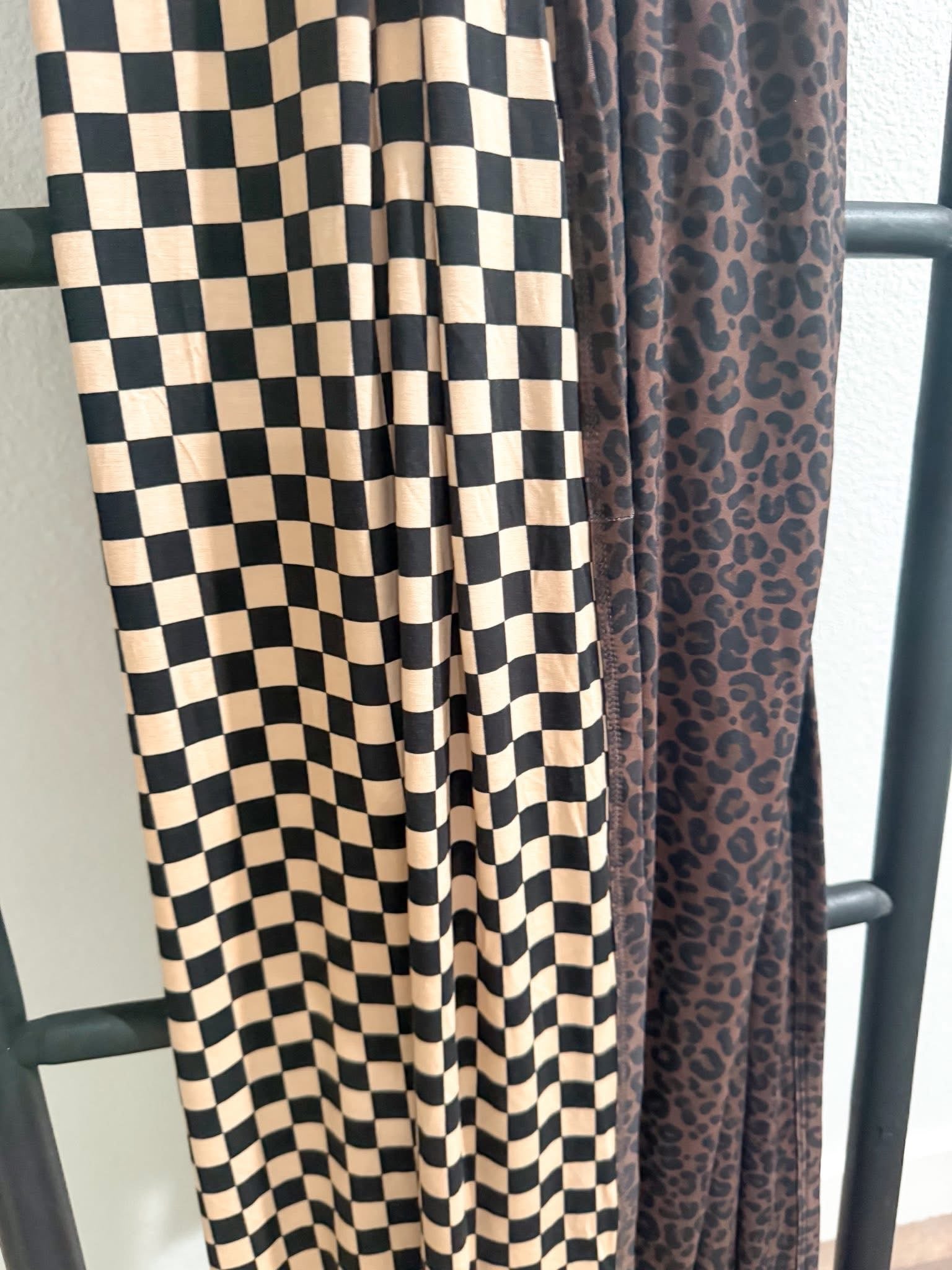 Prowlin leopard/Checkered Oversized Blanket