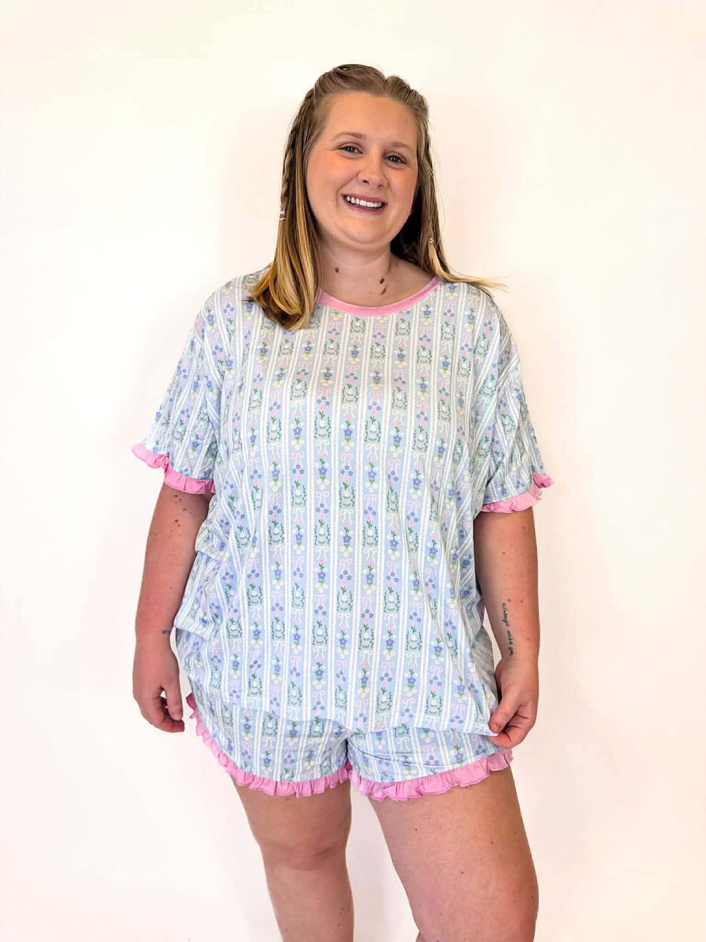 Eloise Womens Ruffle Short Set