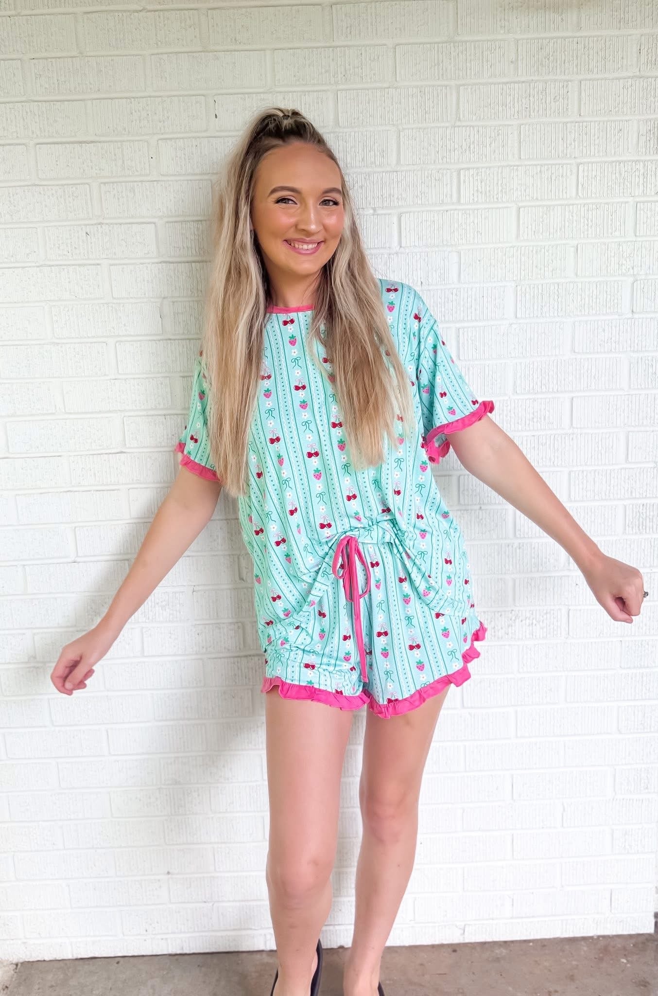 Berry Sweet Bows Womens Ruffle Short Set