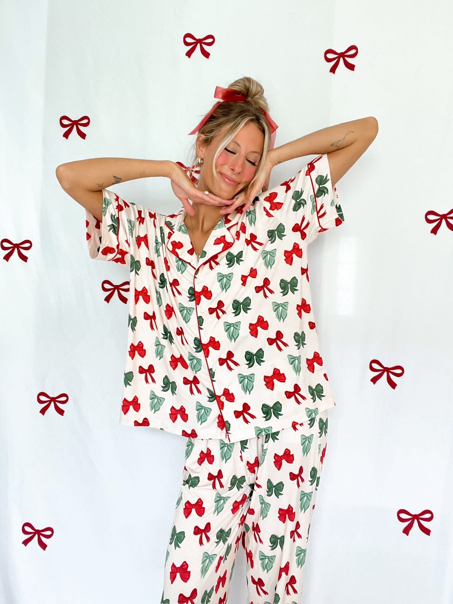 Bronx&Co. Christmas Bows Womens Pant Set