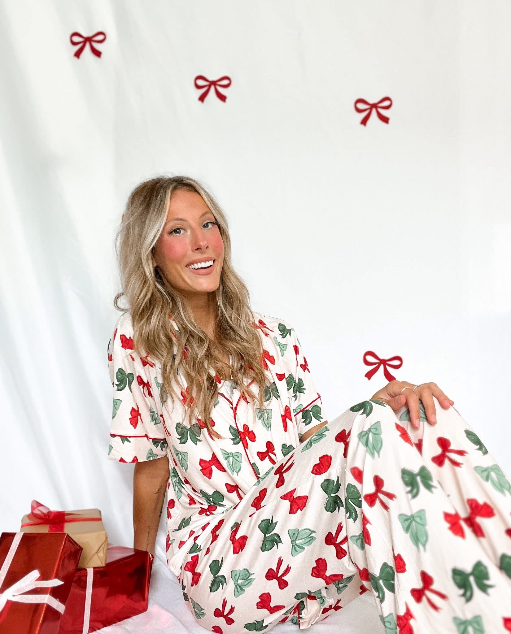 Bronx&Co. Christmas Bows Womens Pant Set