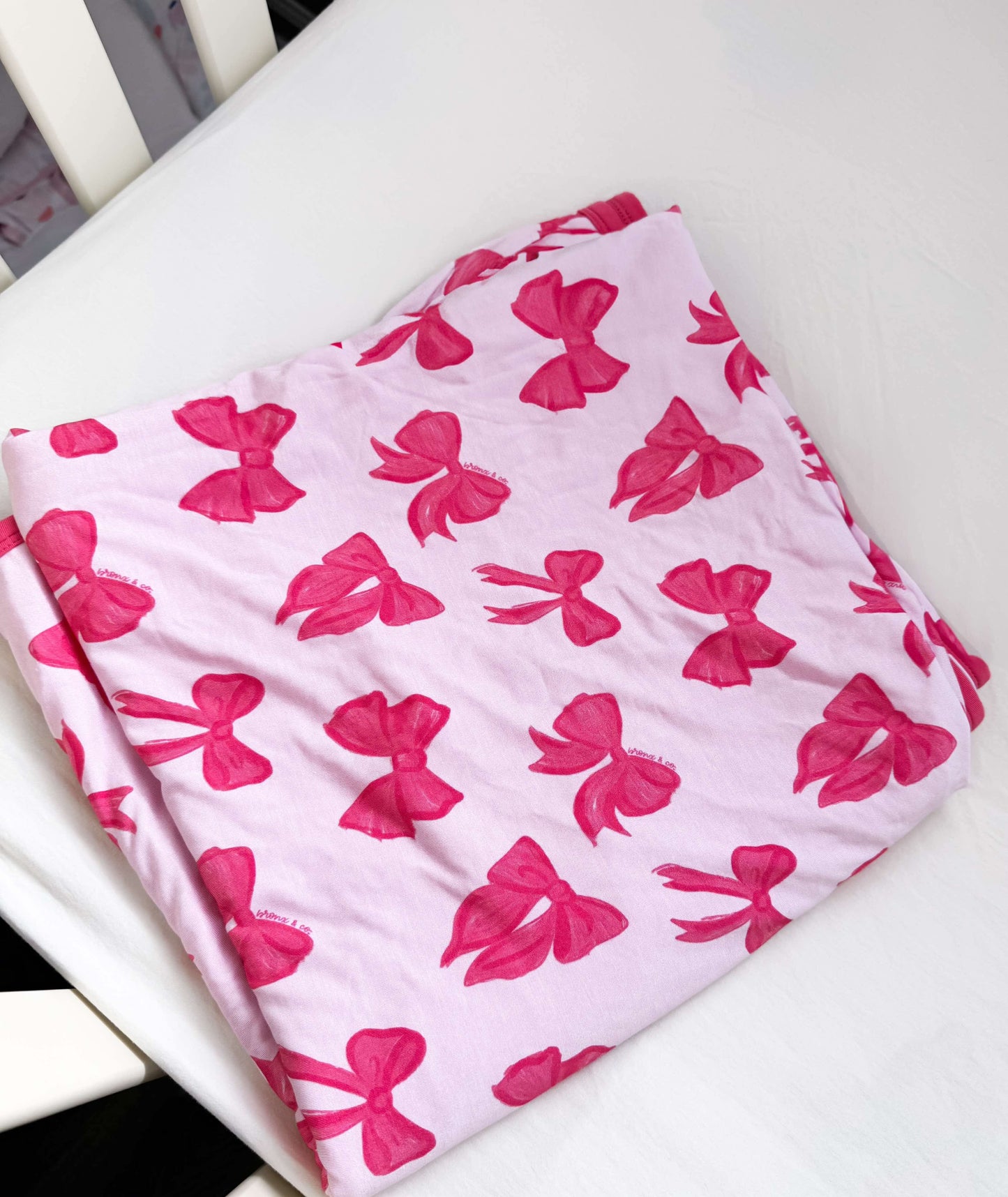 Bronx&Co. Pink Bow Blanket