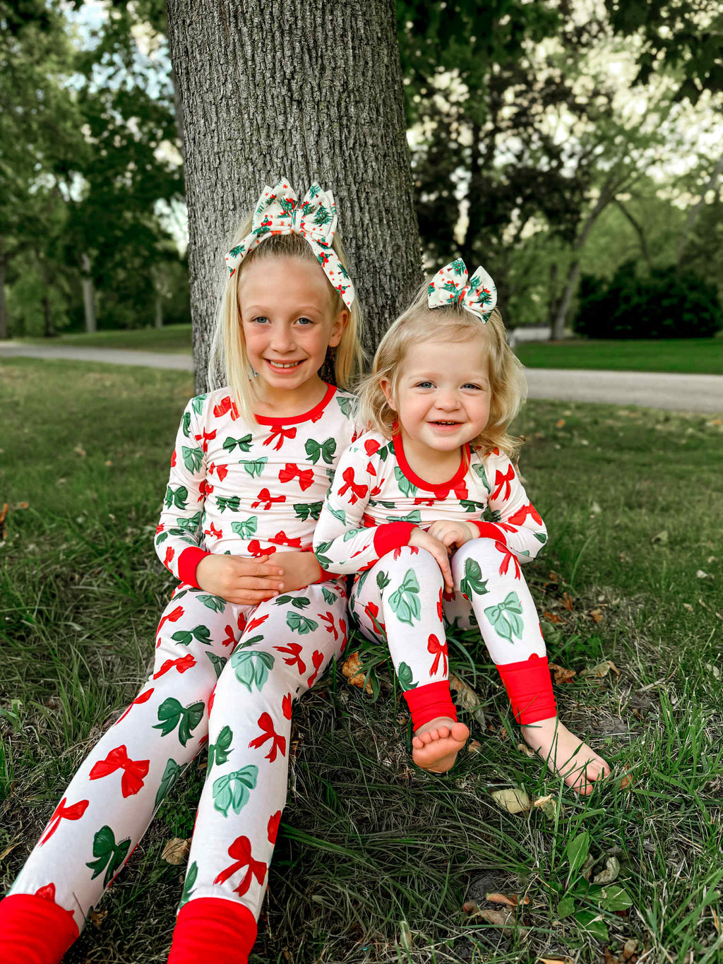 Bronx&Co. Christmas Bows Two Piece Set