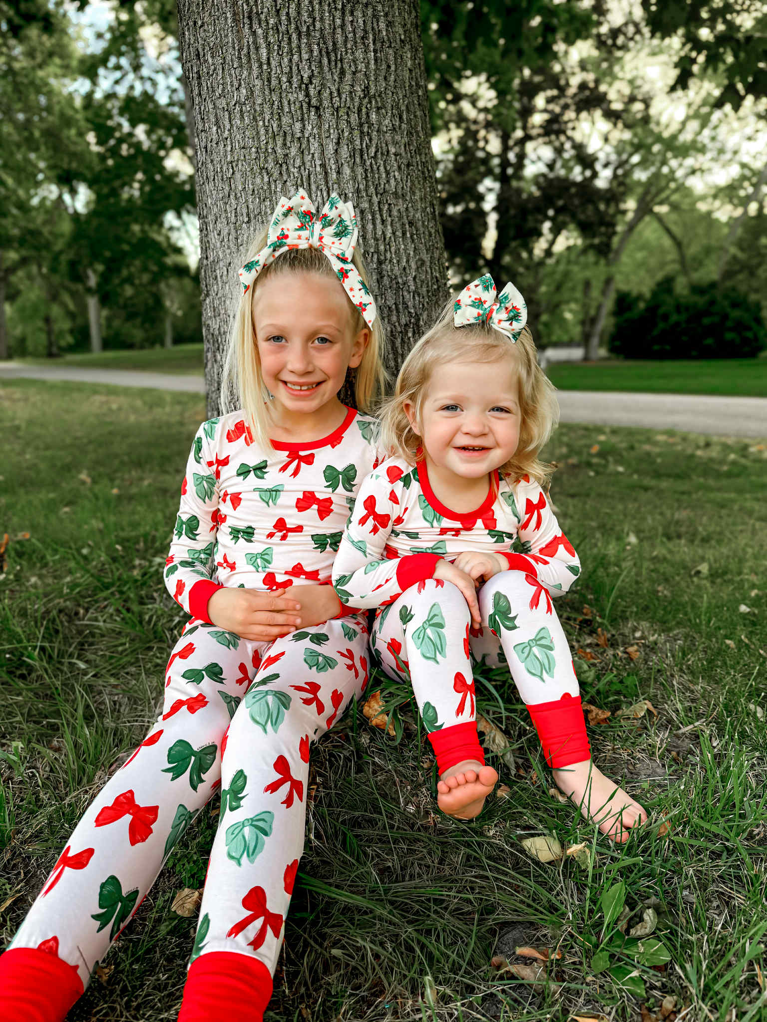 Bronx&Co. Christmas Bows Two Piece Set