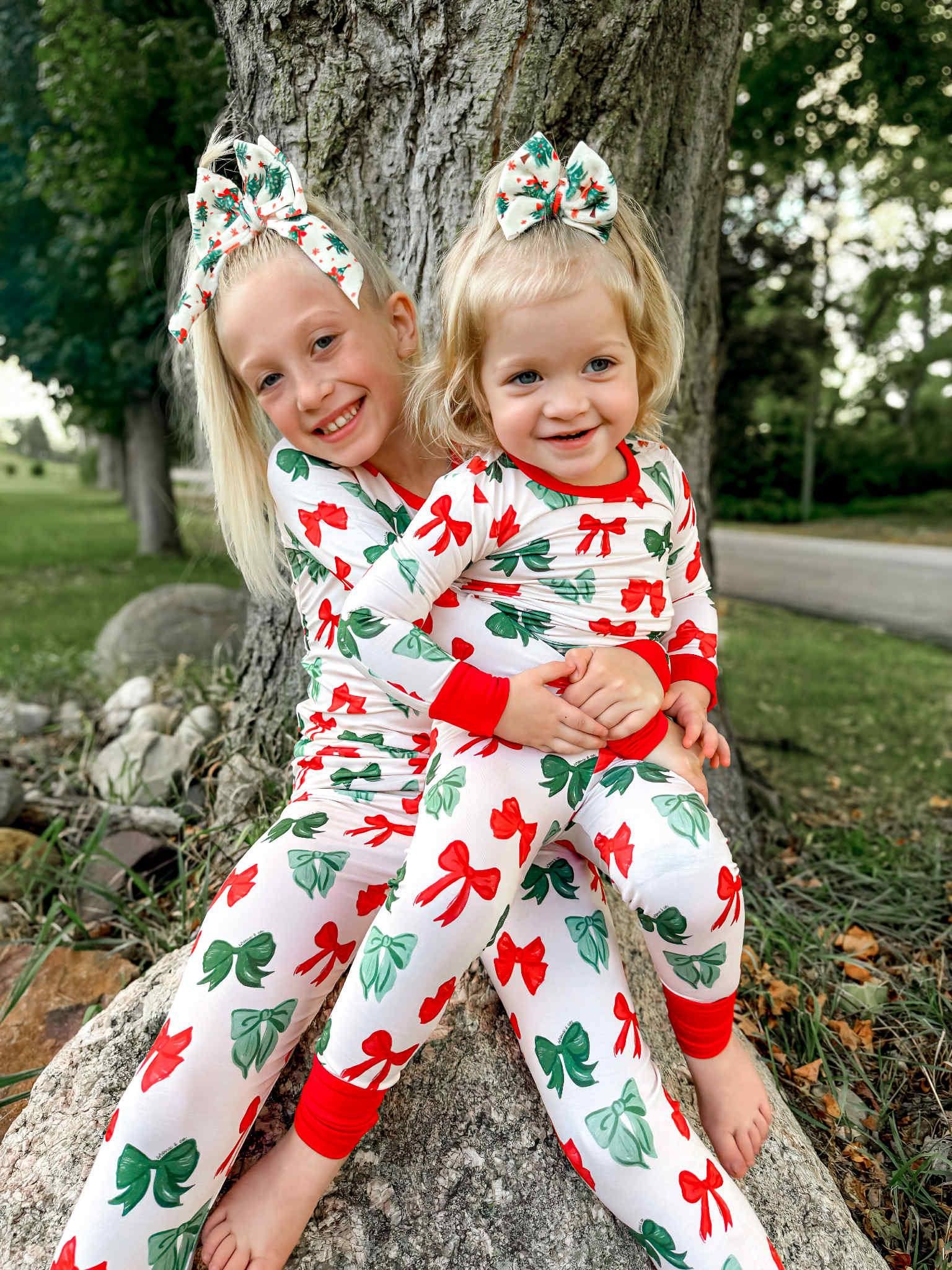 Bronx&Co. Christmas Bows Two Piece Set